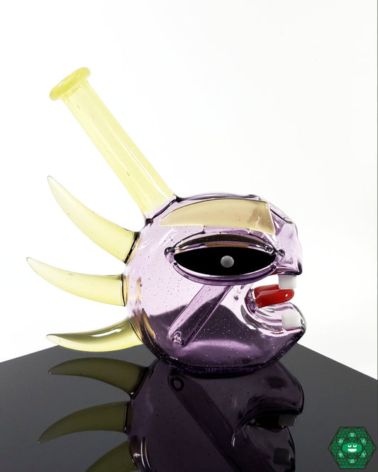 Etai Rahmil Glass Shredder – Handcrafted glass art with a 2-hole perc, 10mm female 45° joint, and smooth, filtered airflow for enhanced dabbing.