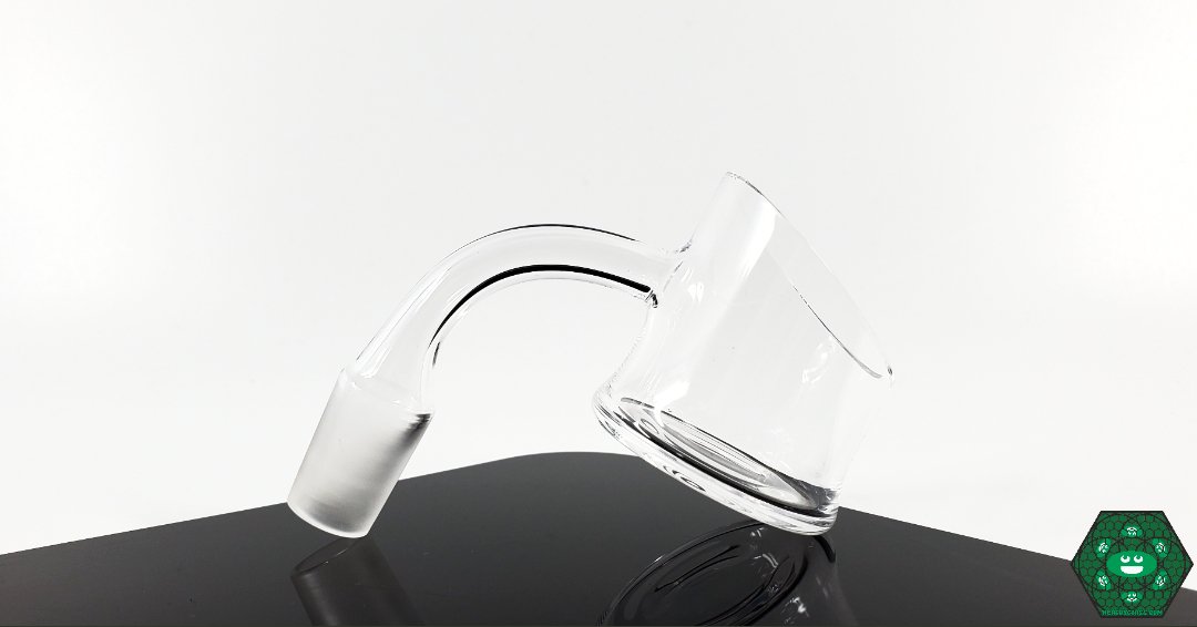 Evan Shore 35mm Slanted Top Banger – Available in 10mm and 14mm joints with 45° and 90° angles, designed for optimal dabbing efficiency