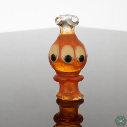 Even Vapor Distribution: The spinner mechanism in Natrix Glass Spinner Caps ensures even distribution of heat and vapor for a more flavorful and efficient dabbing experience.


