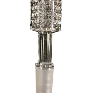 Four-Stage Diamond Knot for Maximum Vapor Efficiency: The J Red Glass Quad Diamond Knot utilizes a four-stage design to maximize vapor production and ensure efficient heat retention for an enhanced dabbing experience.