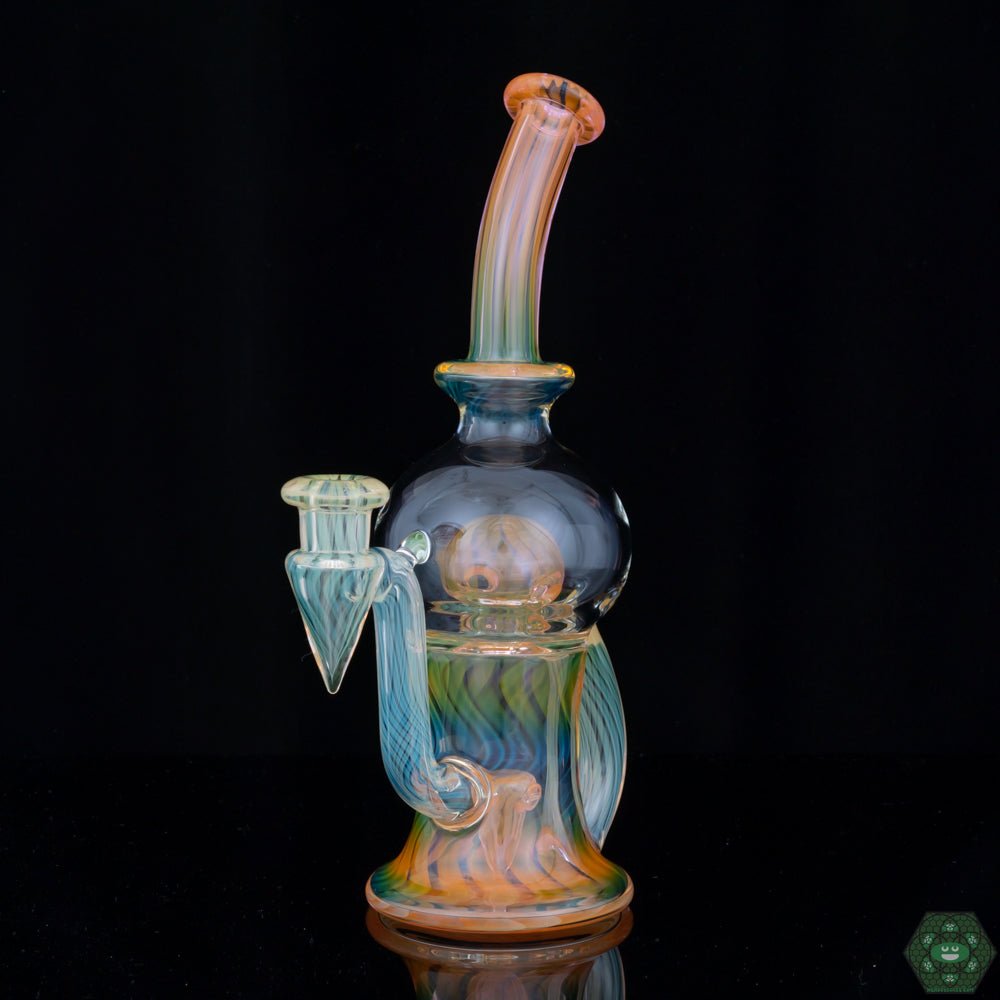  Fumed Glass Brain Bubbler: The Hustle Fumed Brain Bub #2 by Tube Sock Glass features a unique fumed glass design with intricate brain tech patterns.


