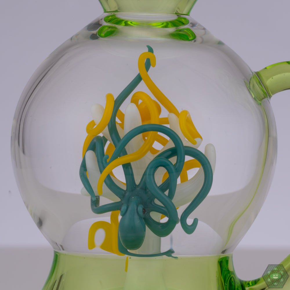 Functional Art Smoking Tube: The Liz Wright Glass Aquarium Tube seamlessly blends artistic design with practical functionality for an elevated smoking experience.