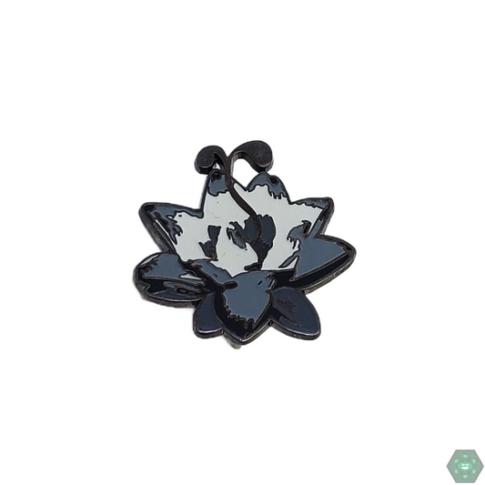 Grass Roots Pot Leaf Hat Pin, an eye-catching design ideal for hats, jackets, or bags, offering a stylish touch to any collection