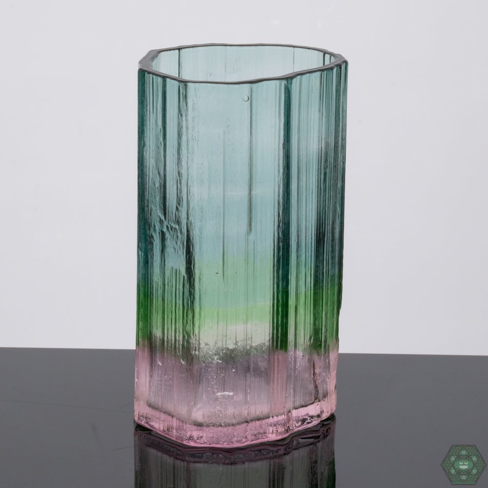  Handcrafted Tumbler Glass: Enjoy your drinks in style with this beautifully handcrafted tumbler glass from Digger Glass, perfect for both everyday use and special occasions.