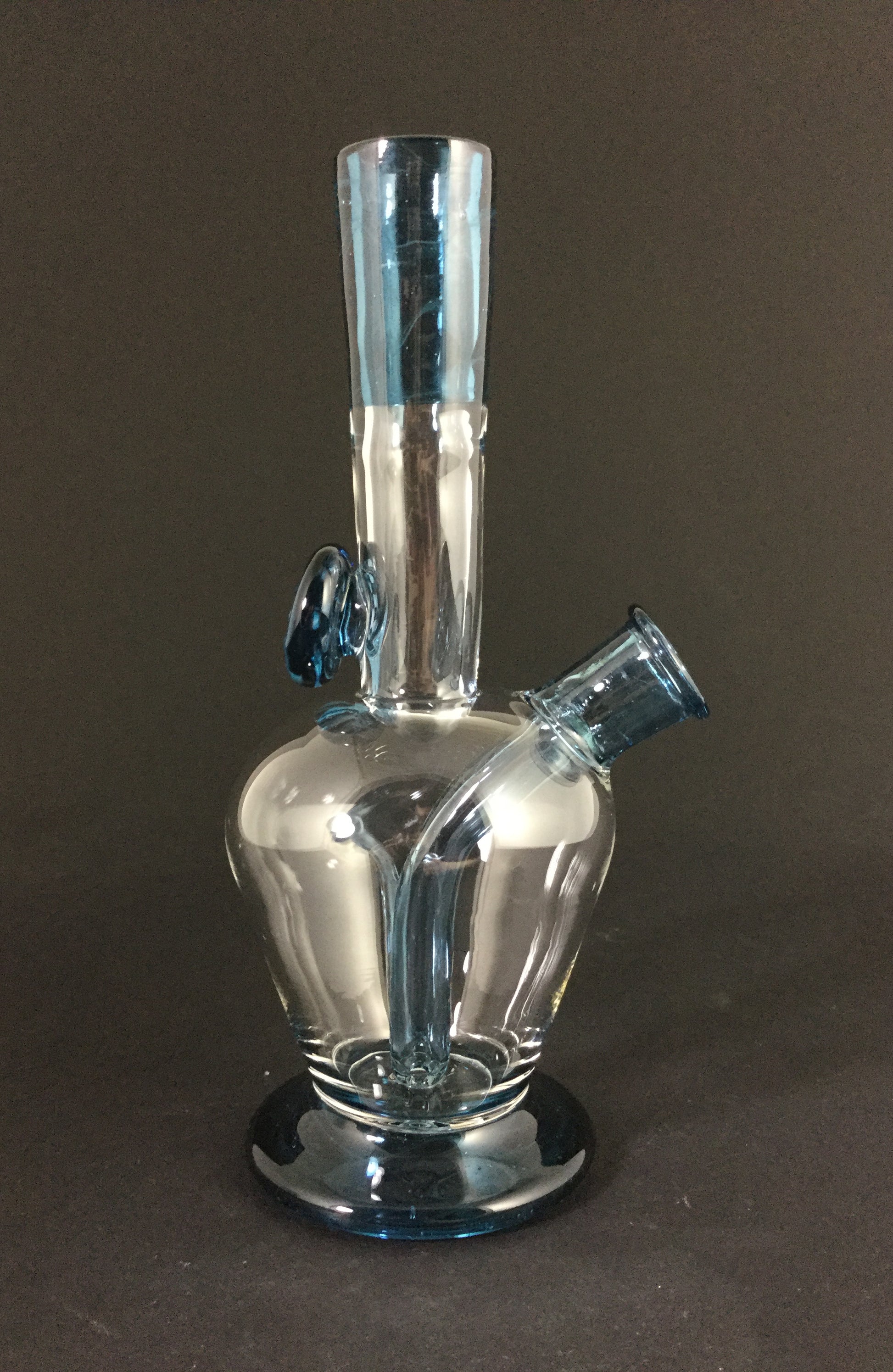 Whitney Harmon Minitube Travel Kit, perfect for on-the-go dabbing with its included hard case and essential accessories.