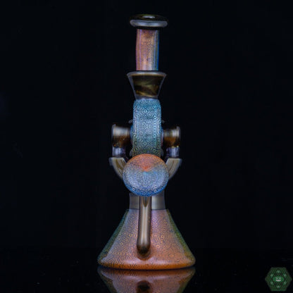 Hefe Glass Collider Recycler dab rig with superior filtration and a compact design for optimal function.