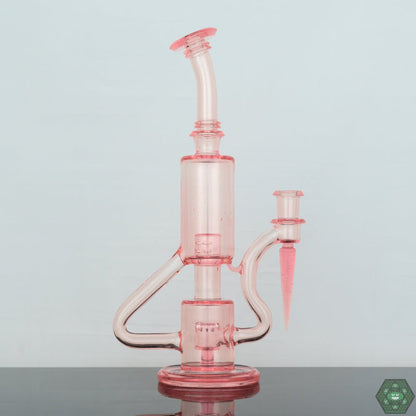 Innovative Dab Rig Design: The Plasma Bubble Dumper features a unique bubble perc design, setting it apart from traditional dab rigs and providing a superior dabbing experience.