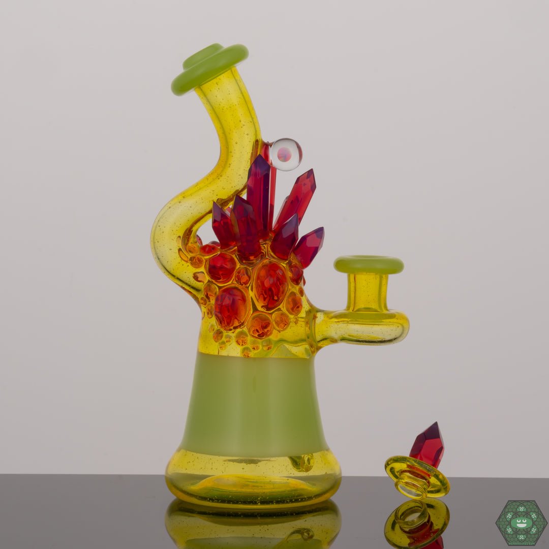  Intricate Glasswork Jammer: The detailed craftsmanship of this jammer makes it a standout piece, perfect for collectors who appreciate intricate glasswork.