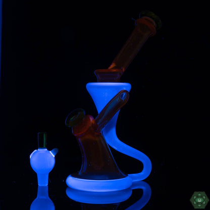 Kilo Glass Recycler #3 – Durable vape rig with a 3-hole perc and single uptake for efficient filtration.
