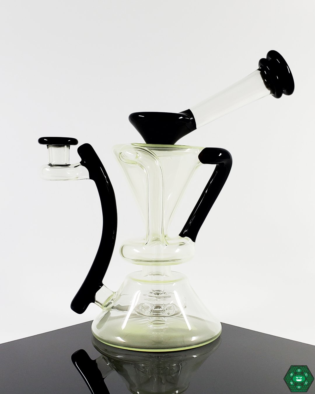 McGrew Glass Ghostidote Internal Recycler Details: Close-up showcasing the refined internal design of the Ghostidote Recycler, highlighting its function-driven engineering for smooth pulls and effective recycling.