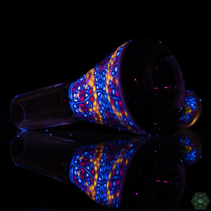 14mm Glass Slide with Textured Design: The Middleton Glassworks Chip Stacked Slide features a unique textured design, adding a stylish touch to your setup.