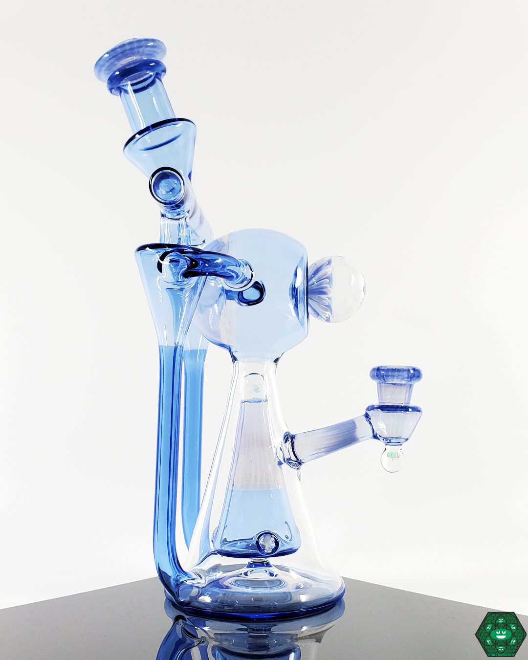  OM Glass Co Double Funnel KR Details: Close-up showcasing the dual funnel design of this unique recycler, highlighting its innovative engineering for smooth pulls and efficient recycling.