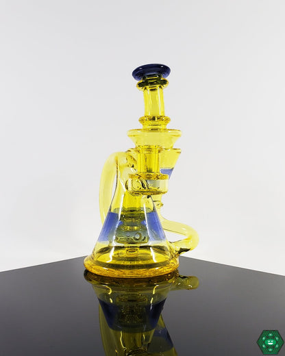  Precision Recycler with Single Uptake: The Cerio Glass Citron Quickdraw, offering smooth dabs in a compact and colorful design, perfect for daily use.