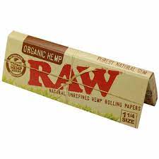 RAW Classic Rolling Papers – Smooth and clean burn with unbleached paper for a healthier, more natural experience.