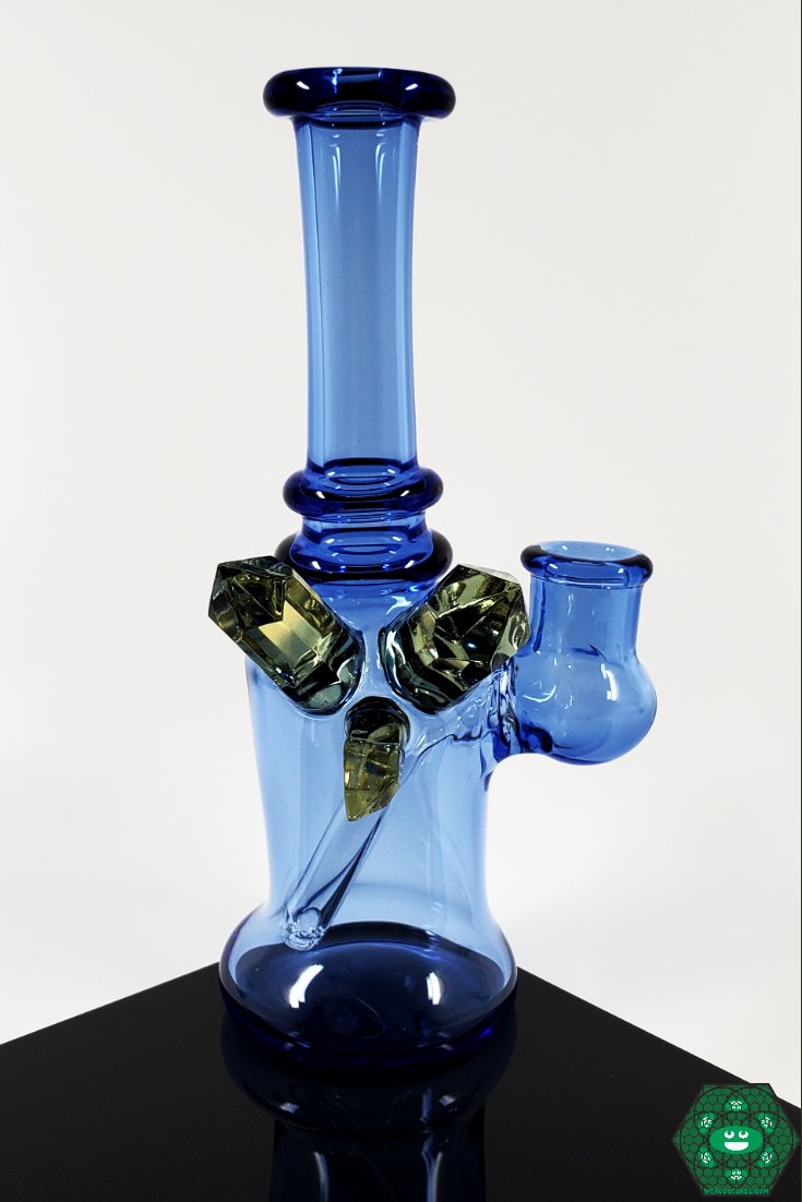 Raya Glass Blue Dream Crystal Mini Tube – 14mm joint, 2-hole perc, dreamy blue finish, and crystal cluster for smooth, flavorful dabbing.