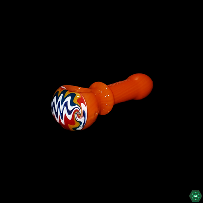  Close-up of the Ruckus Glass Wigwag Spoon grip, showcasing its ergonomic design for comfortable handling during use.