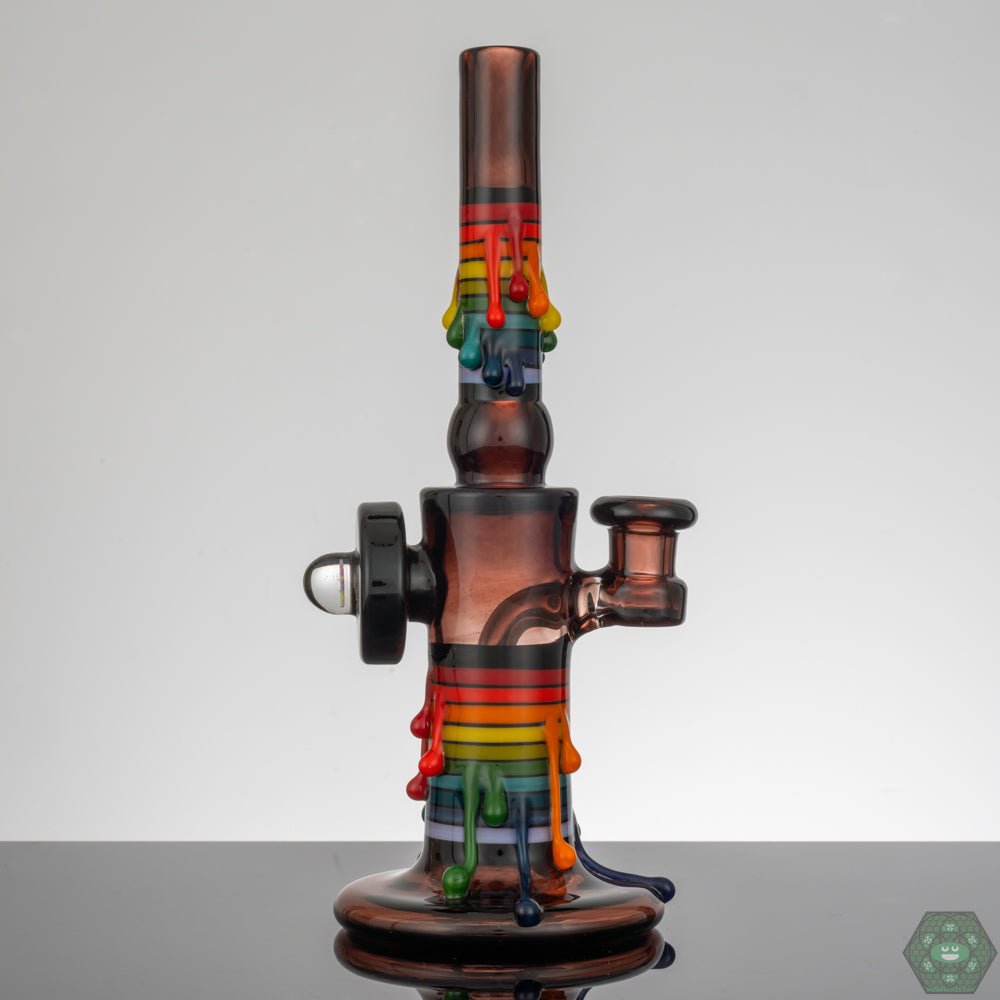 Premium heady glass rig – Skrillinger Glass Hypercandle with a 10mm joint and intricate detailing.