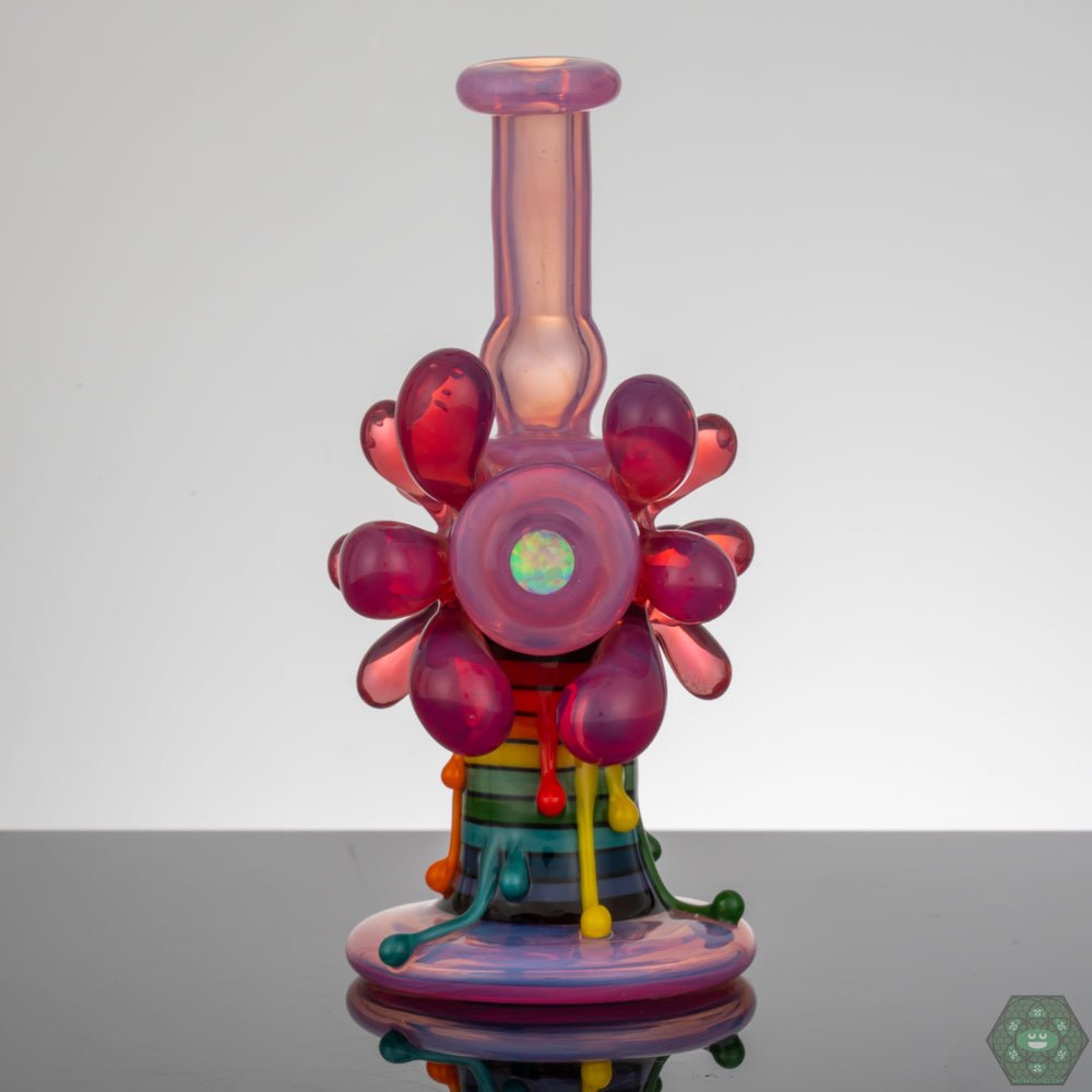 Functional and artistic Skrillinger Telamagenta Exploding Candle, designed for concentrate use.