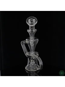 Sleek Design Glass Recycler: The Curse Glass Clear Recycler combines efficient filtration with a sleek and minimalist design, making it a perfect addition to any collection.