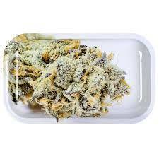 Sleek Rolling Tray: The V Syndicate medium tray boasts a sleek design that complements any setup.