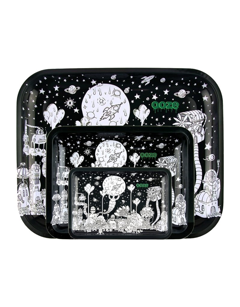 Small Portable Rolling Tray: The Ooze Small Rolling Tray offers a convenient and compact surface for preparing herbs, ideal for travel and discreet use.