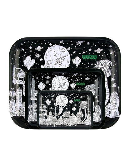 Small Portable Rolling Tray: The Ooze Small Rolling Tray offers a convenient and compact surface for preparing herbs, ideal for travel and discreet use.