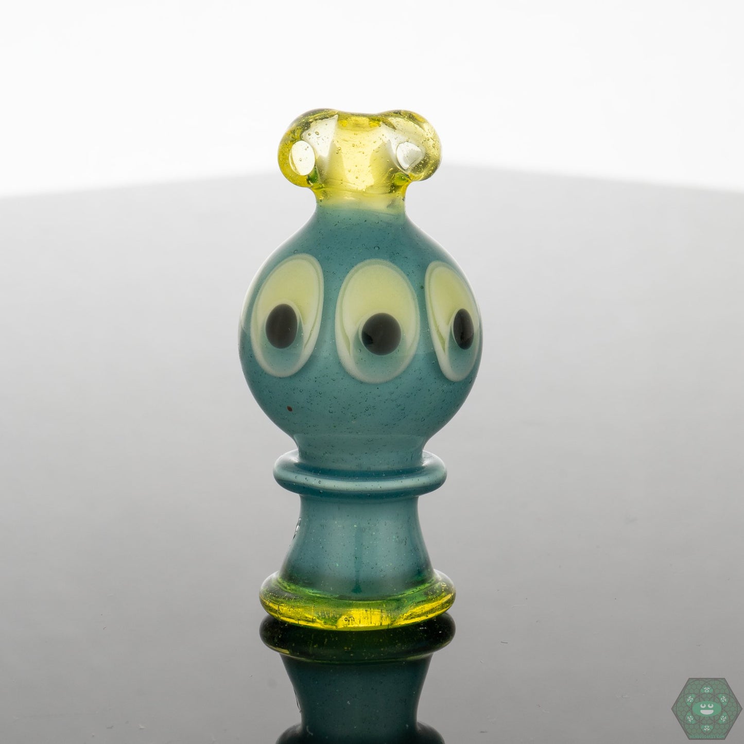 Smooth Dabbing Experience: Natrix Glass Spinner Caps provide a smoother and more enjoyable dabbing experience by ensuring even vapor distribution and optimal airflow.