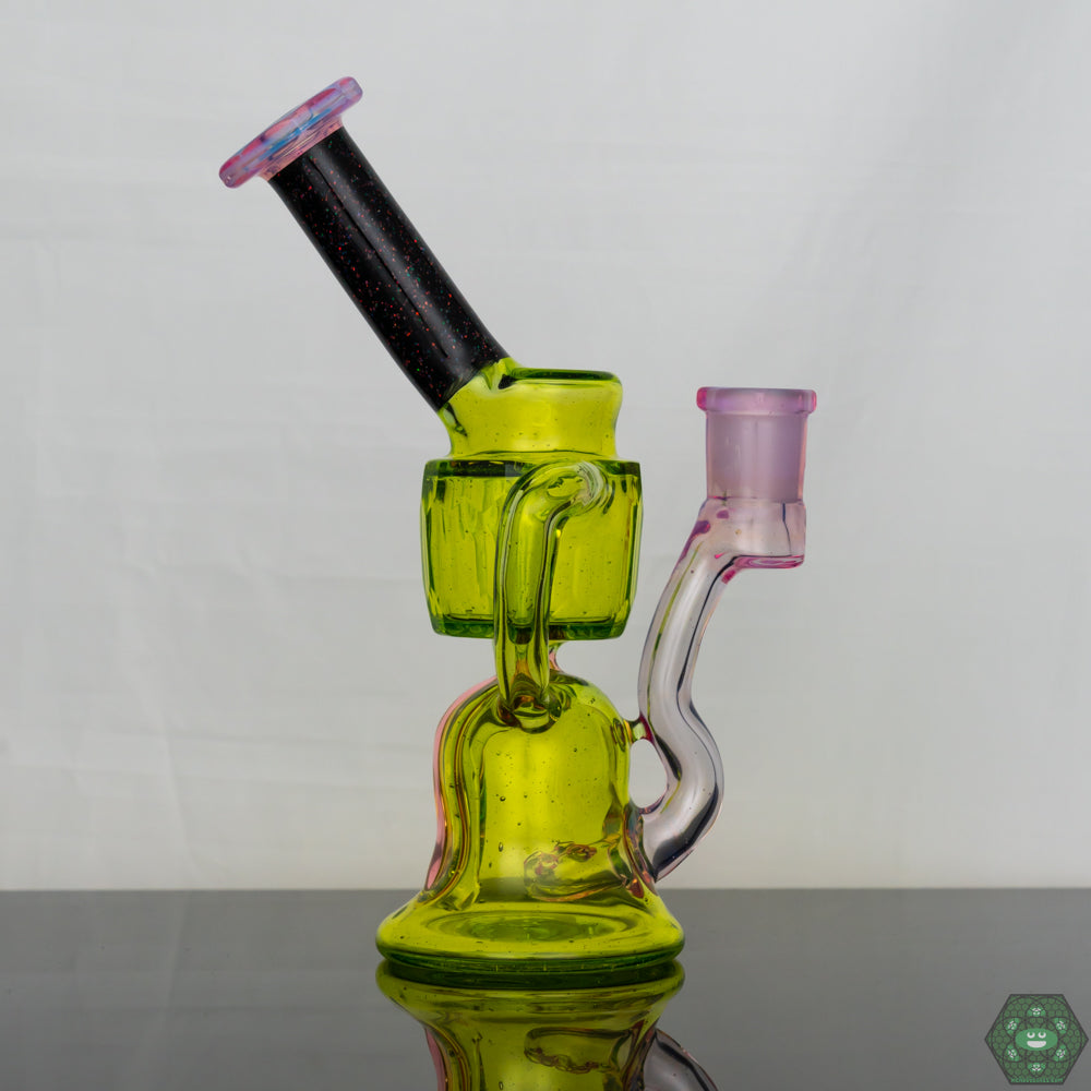 Dab Rig for Smooth Hits: Experience smooth and flavorful dabs with the Wolfe Glass Double Single Internal Drain Recycler #1's efficient filtration system.