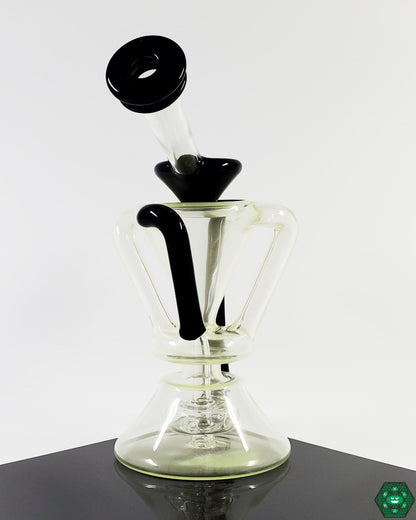 Smooth Pulls with Internal Recycler: Experience the McGrew Glass Ghostidote, designed for seamless airflow and effective recycling for smooth and enjoyable sessions.