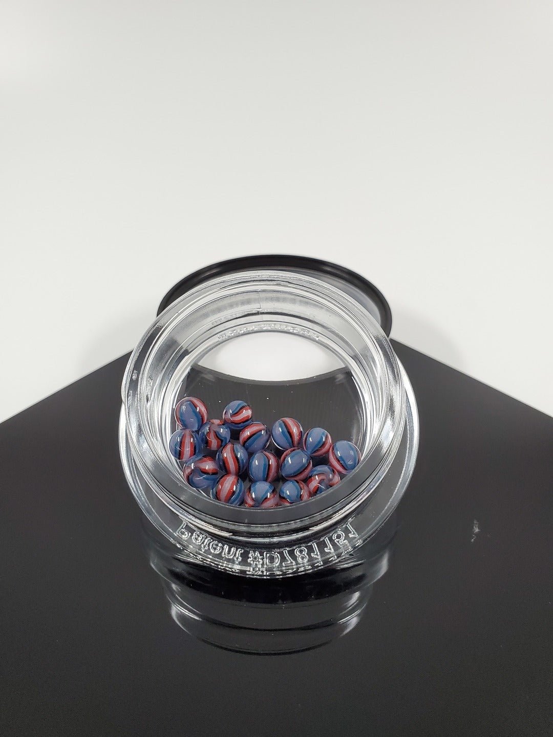 Spaceman Lined Pearls - @Spaceman_the_goon - HG