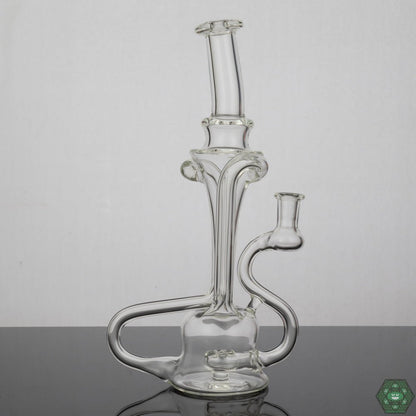 Dab Rig with Superior Filtration: The dual uptake design of the Prophecy Glass Recycler #5 ensures clean and smooth hits through superior filtration.