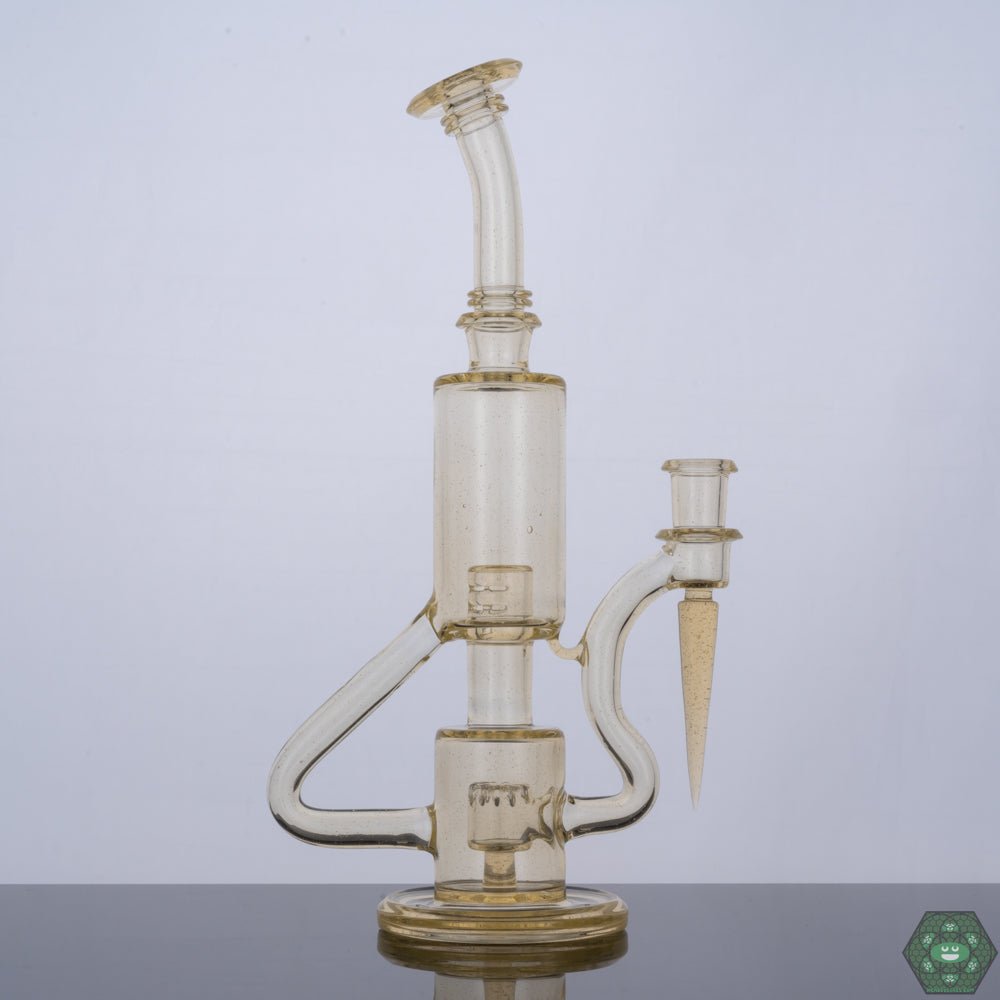 Unique Bubble Perc Rig: The innovative bubble percolator design of this dab rig ensures efficient filtration and smooth, consistent hits.