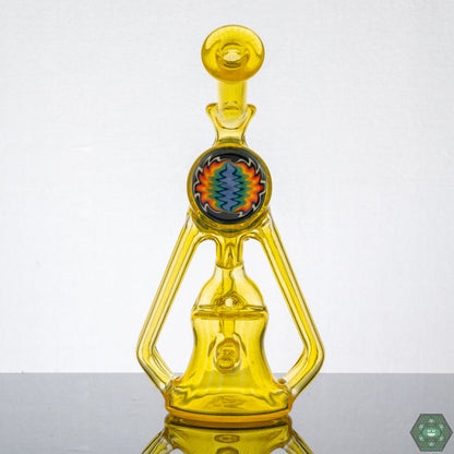  Discover the Tainted Glass Terps Recycler, featuring unique filtration for smooth and flavorful dabs.