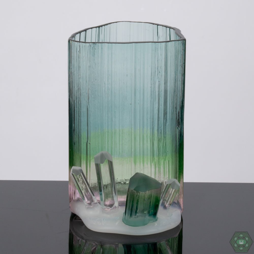 Unique Glass Art Piece: The Digger Glass Cluster Glass is a one-of-a-kind creation, perfect for collectors and enthusiasts looking for exceptional glass art.


