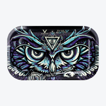  V Syndicate Tray: This medium rolling tray from V Syndicate combines style and functionality for an enhanced rolling experience.