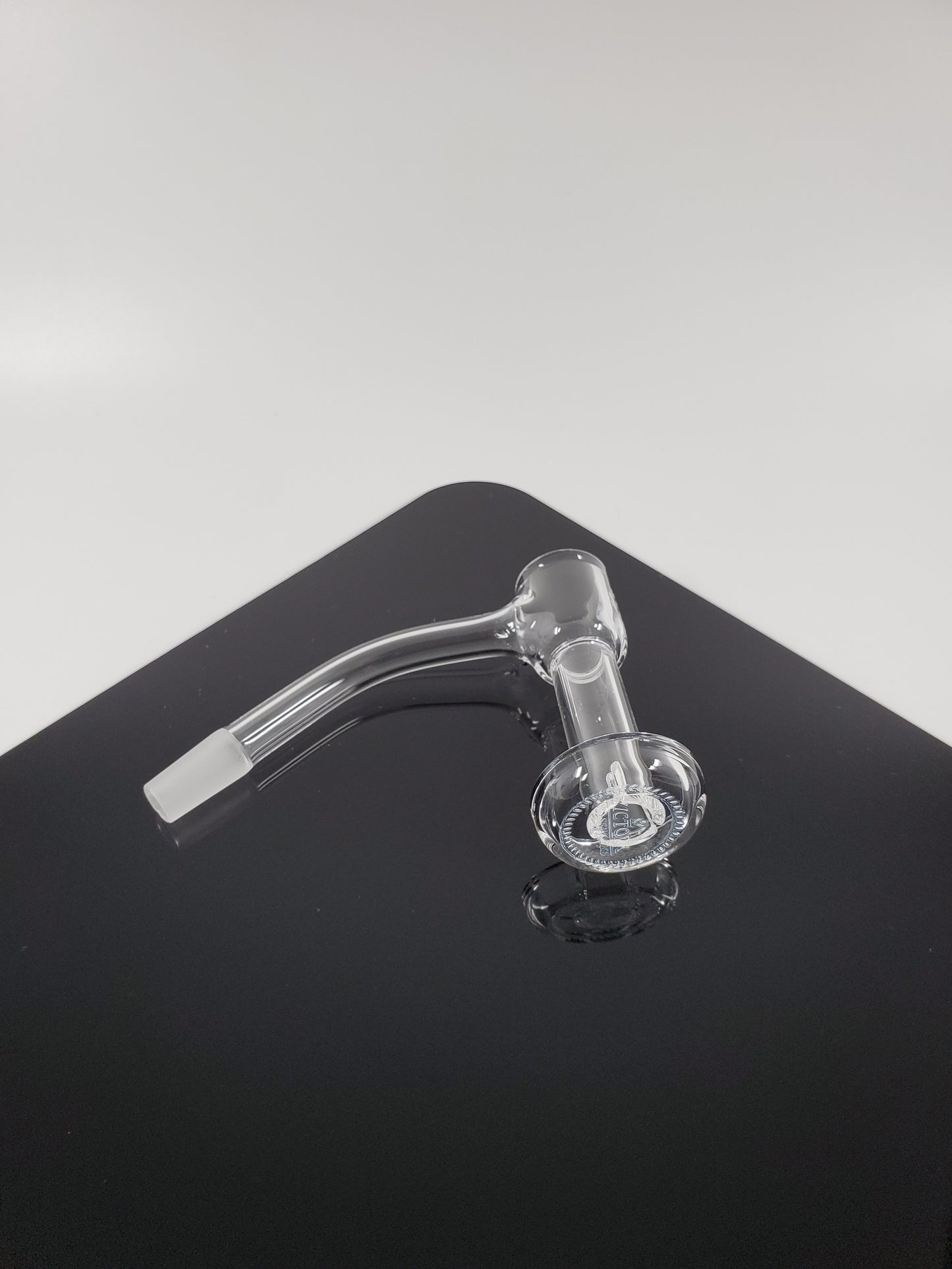  Victory Glass Works Terp Slurper Nail made of durable quartz, ensuring even heating and optimized concentrate vaporization.