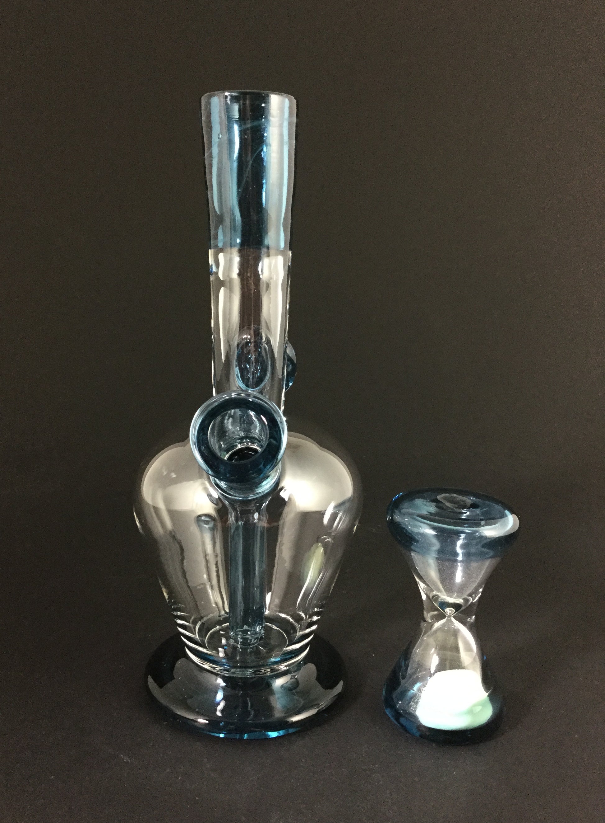 Whitney Harmon Minitube Set, a complete kit featuring a precision-crafted minitube, hard case, and timer for the discerning glass enthusiast.