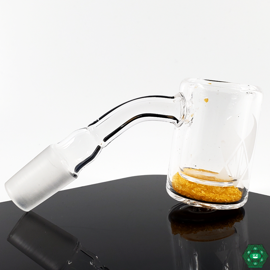 Whitney Harmon Thermochromic Bucket Quartz Banger with a 14mm male joint, ensuring efficient heat retention for flavorful hits.