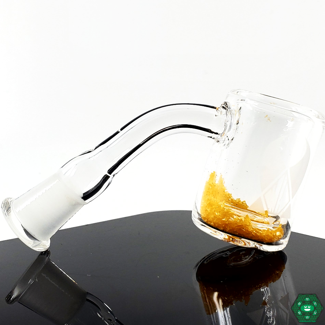 Whitney Harmon Thermochromic Dab Bucket with a 45° angle, optimized for controlled and consistent dabbing sessions.

