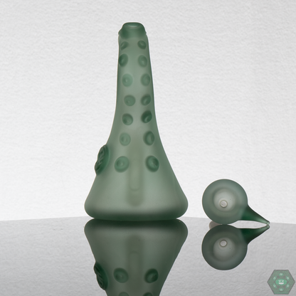  Detailed view of the Wicked Glass Tentacle Traveler, showcasing its high-quality glass construction and intricate details.


