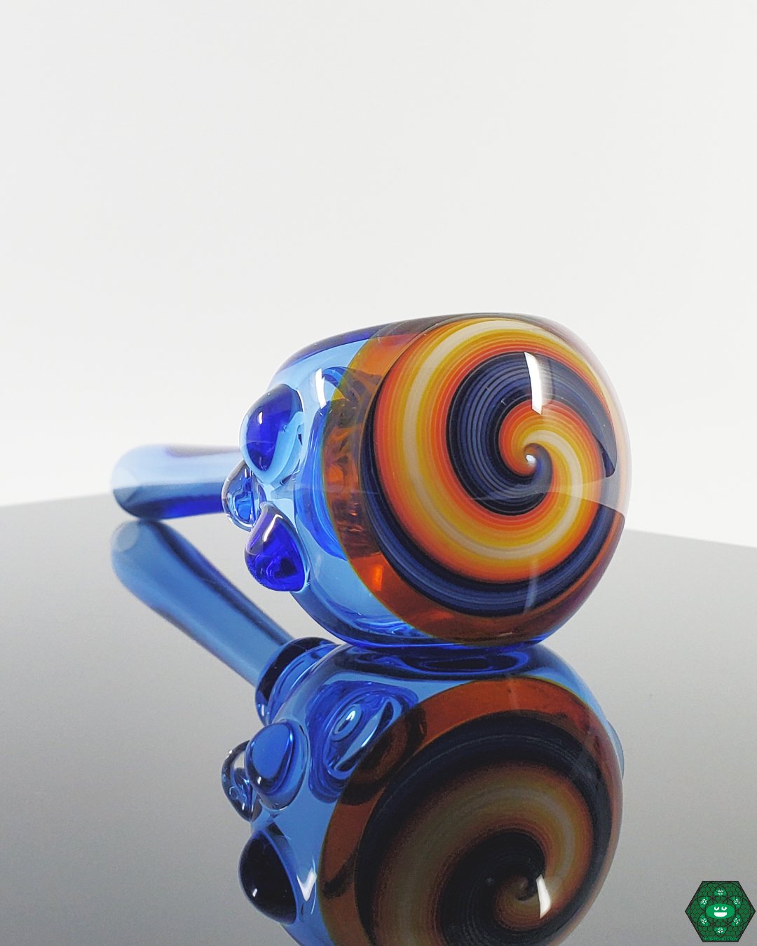 Kyle White Wig Wag Spoon, designed for smooth hits and a comfortable grip, enhancing your smoking pleasure.


