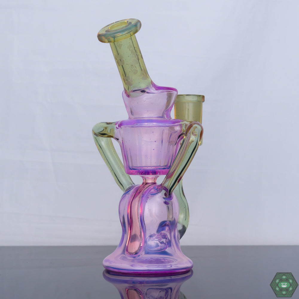  Wolfe Glass Recycler - 14mm: This compact and stylish recycler is perfect for both daily use and collecting.